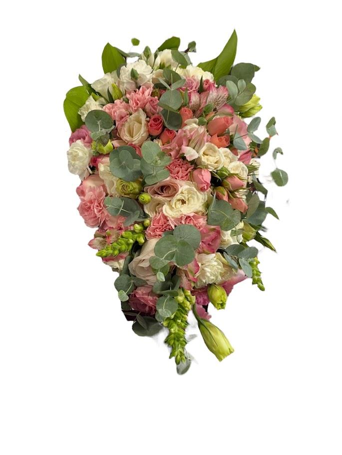 thumb-buque-de-noiva-cascata-de-flores-nobres-1