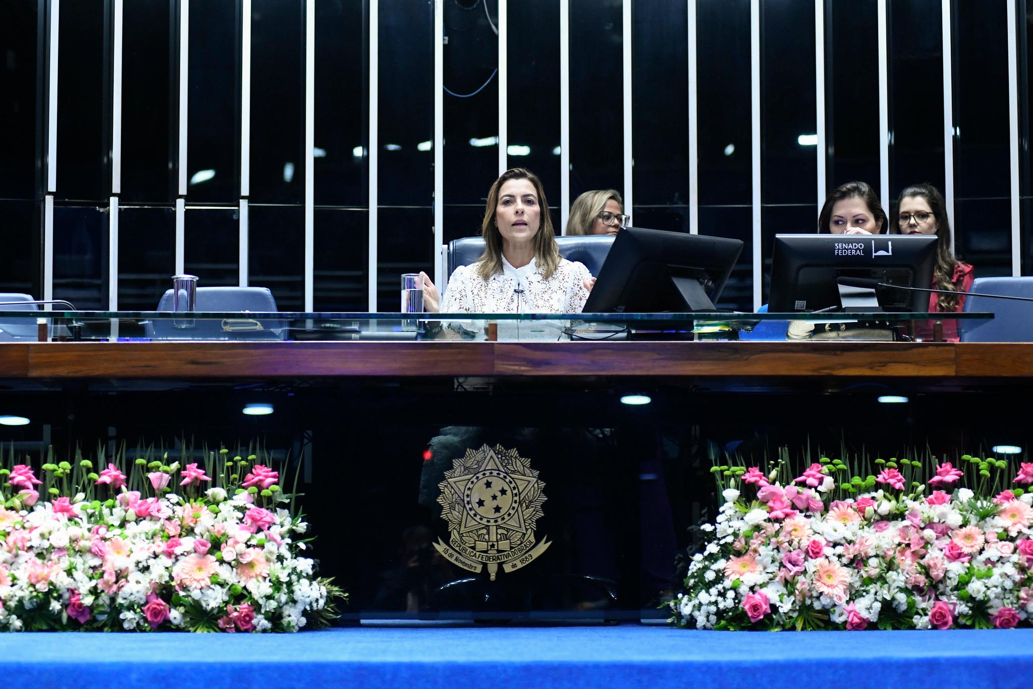 thumb-arranjo-mesa-diretora-flores-diversas-cores-a-escolher-0