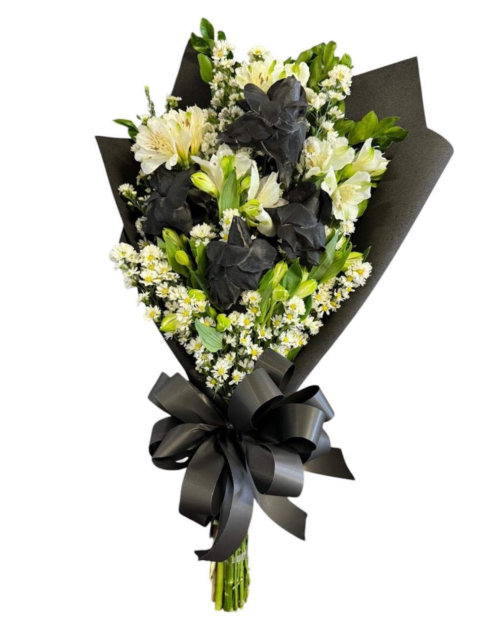 thumb-bracadinha-de-04-rosas-pretas-mine-buque-0