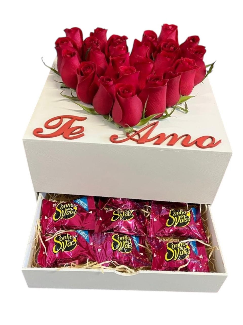 BOX CORAÇÃO DE ROSAS