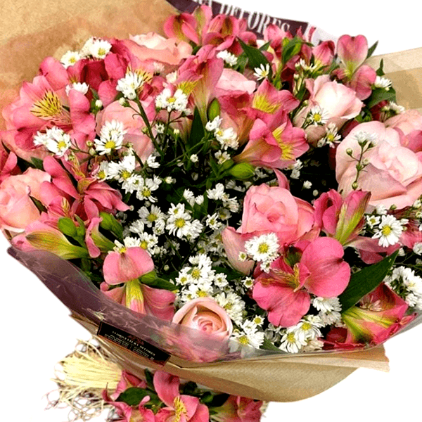 Buquê com 12 rosas nacionais condessa embalagem rúst